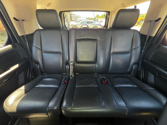 2011 Cadillac Escalade III, серебристый, 1900050 рублей - вид 10
