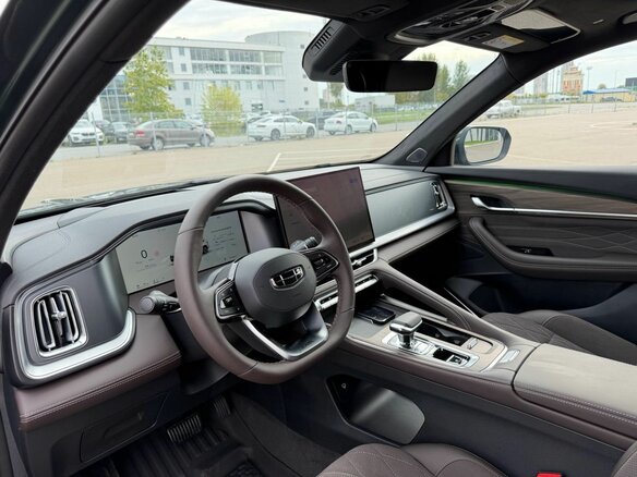 2026 Geely Monjaro I Рестайлинг 2 (China Market), зелёный, 4200000 рублей - вид 18