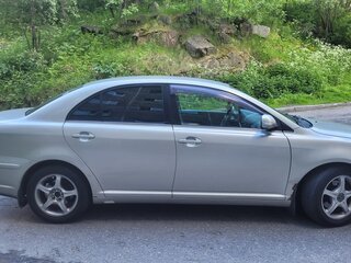 2006 Toyota Avensis II Рестайлинг, серебристый, 610000 рублей, вид 2
