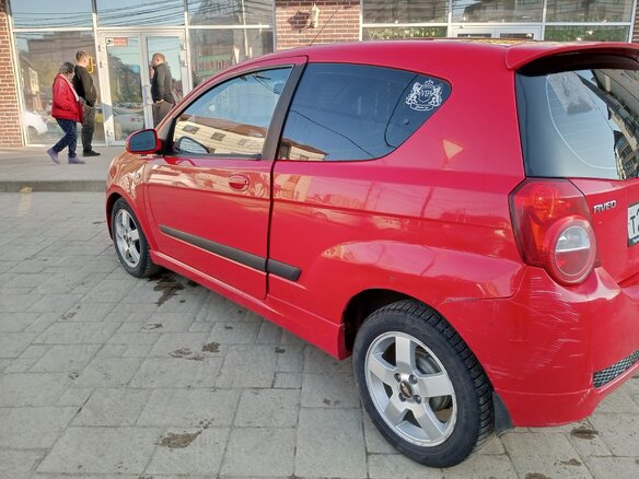 2008 Chevrolet Aveo I Рестайлинг, красный, 330000 рублей - вид 4