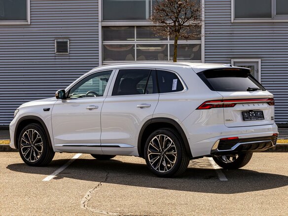 2025 Geely Monjaro I Рестайлинг, белый, 3055000 рублей - вид 3