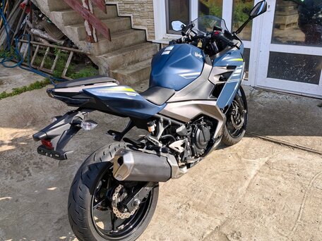 2021 Kawasaki Ninja 400, синий, 620000 рублей, вид 5