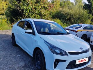 2018 Kia Rio IV, белый, 1050000 рублей, вид 3
