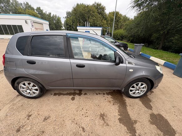 2010 Chevrolet Aveo I Рестайлинг, серый, 350000 рублей - вид 1