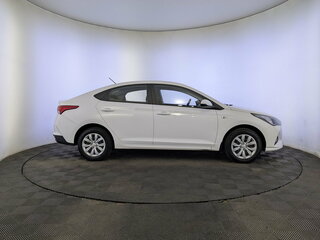 2022 Hyundai Solaris II Рестайлинг, белый, 1600000 рублей, вид 4