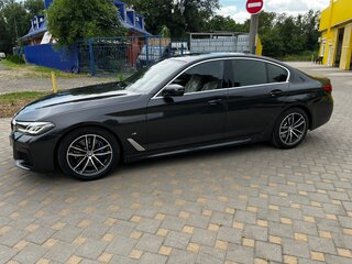2023 BMW 5 серии 520i VII (G30/G31/G38) Рестайлинг, чёрный, 5650000 рублей, вид 4