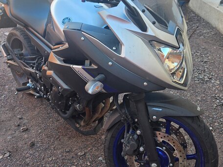 2016 Yamaha XJ6 (FZ6R), серебристый, 600000 рублей, вид 1