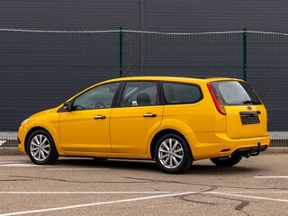 2011 Ford Focus II Рестайлинг, жёлтый, 595000 рублей, вид 4