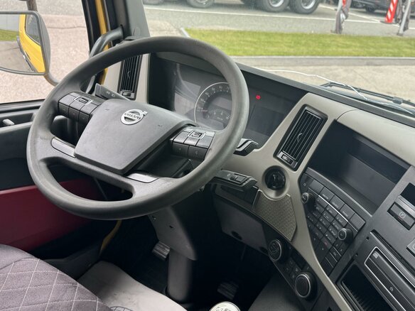 2017 Volvo FM, жёлтый, 5000000 рублей - вид 20