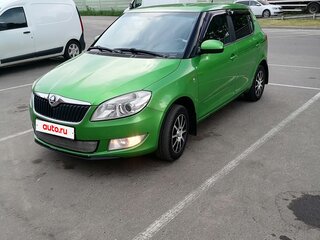 2013 Skoda Fabia II Рестайлинг, зелёный, 455000 рублей, вид 1