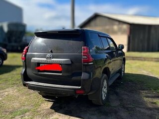 2019 Toyota Land Cruiser Prado 150 Series Рестайлинг 2, чёрный, 3500000 рублей, вид 3