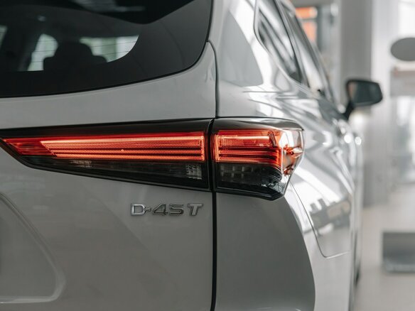 2025 Toyota Highlander IV (XU70), белый - вид 8