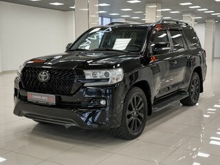 2017 Toyota Land Cruiser 200 Series Рестайлинг 2, чёрный, 5999999 рублей, вид 1