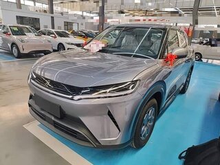 2026 BYD Yuan Up 32 kWh, серебристый, 1750213 рублей, вид 3