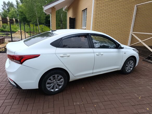 2019 Hyundai Solaris II, белый, 630000 рублей - вид 1
