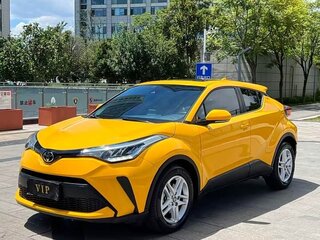 2022 Toyota C-HR I Рестайлинг, жёлтый, 1733000 рублей, вид 1