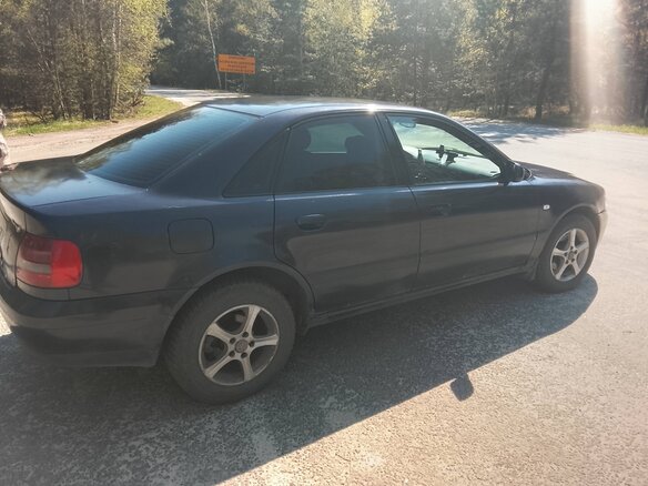 1999 Audi A4 I (B5) Рестайлинг, синий, 500000 рублей - вид 15