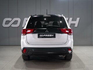 2016 Mitsubishi Outlander III Рестайлинг 2, белый, 2079000 рублей, вид 4
