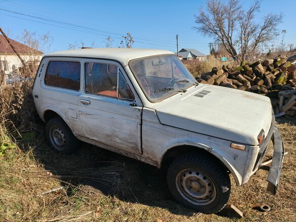 1996 Lada (ВАЗ) 2121 (4x4) I Рестайлинг, белый, 53000 рублей - вид 1