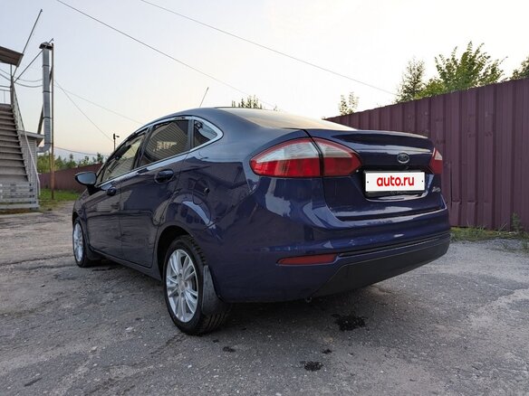 2016 Ford Fiesta Mk6 Рестайлинг, синий - вид 6