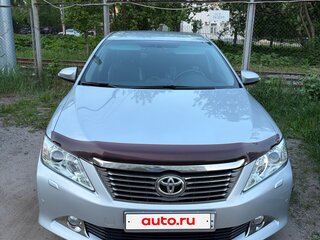 2013 Toyota Camry VII (XV50), серебристый, 1700000 рублей, вид 1