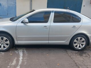 2011 Skoda Octavia II (A5) Рестайлинг, серебристый, 800000 рублей, вид 4