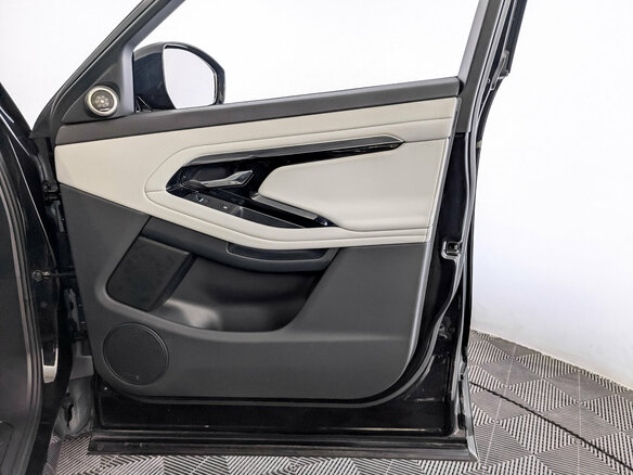 2022 Land Rover Range Rover Evoque II, чёрный, 4400000 рублей - вид 24