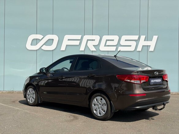 2015 Kia Rio III Рестайлинг, коричневый, 700000 рублей - вид 2