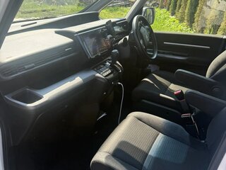 2021 Honda Stepwgn Spada V Рестайлинг, белый, 2200000 рублей, вид 4