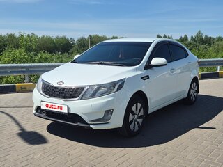 2013 Kia Rio III, белый, 635000 рублей, вид 1