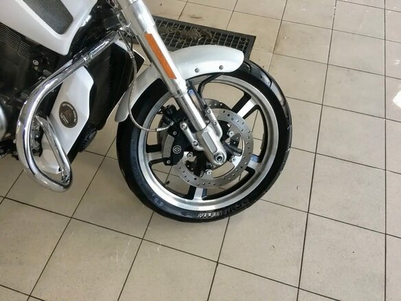 2013 Harley-Davidson V-Rod Muscle, белый, 1670000 рублей - вид 7