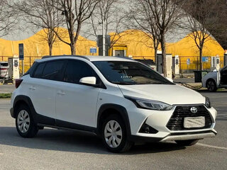 2022 Toyota Yaris L XP150 Рестайлинг, белый, 1220777 рублей, вид 2