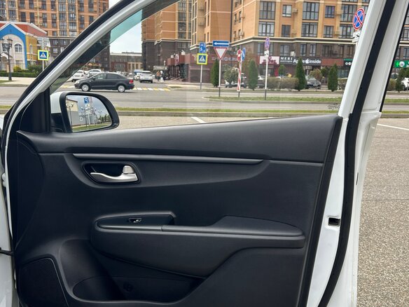 2019 Kia Rio IV, белый, 1550000 рублей - вид 15