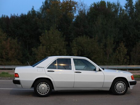 1992 Mercedes-Benz 190 (W201), белый, 930000 рублей, вид 3