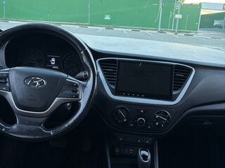 2018 Hyundai Solaris II, серебристый, 1100000 рублей, вид 5