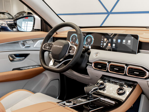2026 Jetour X70+ I Рестайлинг, белый, 3399000 рублей - вид 17