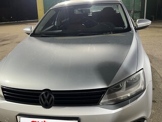 2013 Volkswagen Jetta VI, серебристый, 1000000 рублей, вид 1