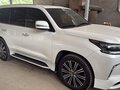 2019 Lexus LX 570 III Рестайлинг 2, белый, 7800000 рублей - вид 4