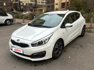 2017 Kia Ceed II Рестайлинг, белый, 1200000 рублей, вид 3