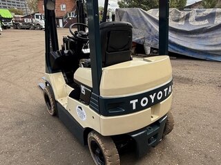 2006 Toyota 7F, серебристый, 890000 рублей, вид 4