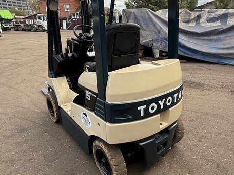 2006 Toyota 7F, серебристый, 890000 рублей, вид 4