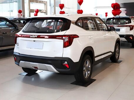 2026 Kia Seltos I Рестайлинг, белый, 1910000 рублей, вид 3
