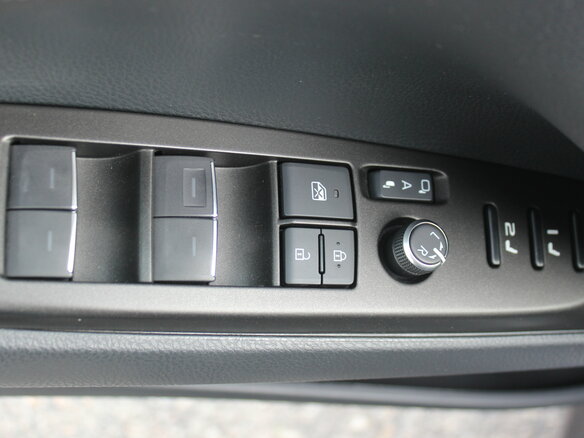 2021 Toyota Camry VIII (XV70), чёрный - вид 9