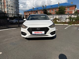 2018 Hyundai Solaris II, белый, 720000 рублей, вид 2