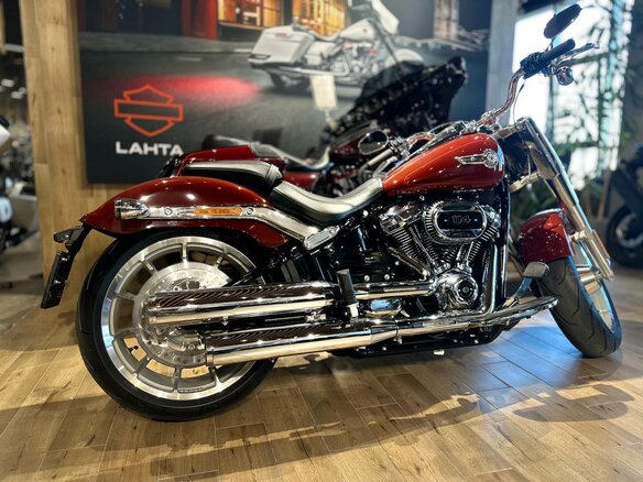 2024 Harley-Davidson Fat Boy, красный, 3400000 рублей - вид 3