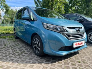 2017 Honda Freed II, синий, 1320000 рублей, вид 2