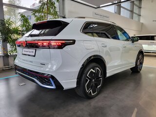 2024 Volkswagen Tiguan L Pro III (China Market), белый, 4490000 рублей, вид 5