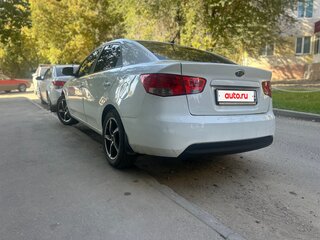 2009 Kia Cerato 5-speed II, белый, 460000 рублей, вид 4