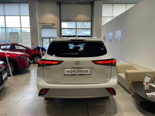 2026 Toyota Highlander IV (XU70), белый, 6100000 рублей, вид 5