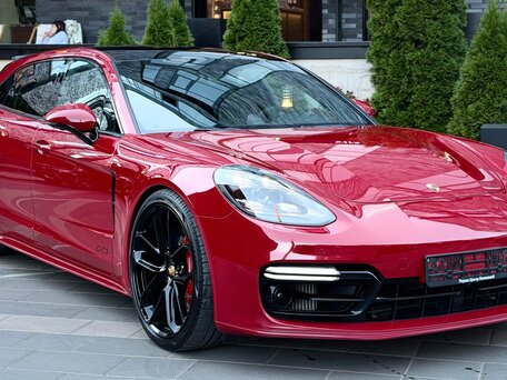 2019 Porsche Panamera GTS Sport Turismo II, красный, 7800000 рублей, вид 5